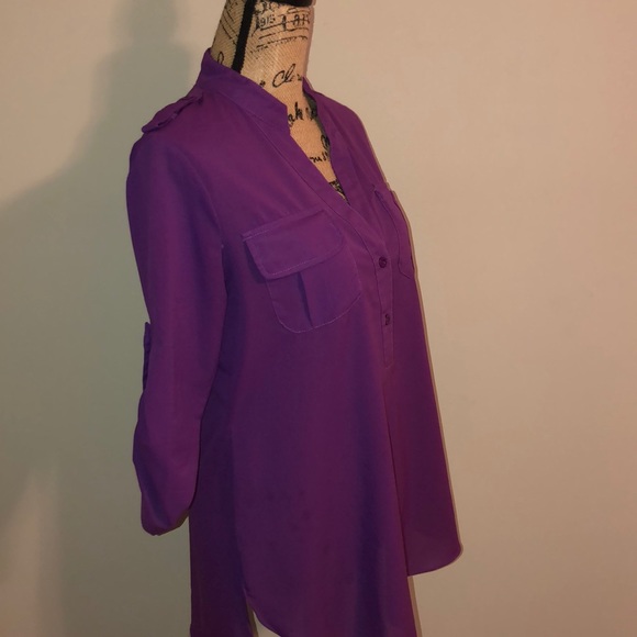 Woman’s blouse - Picture 2 of 6